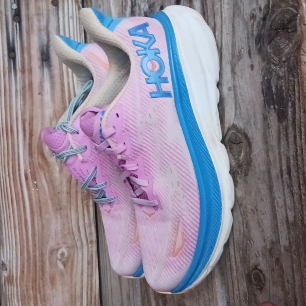 Hoka Clifton 9